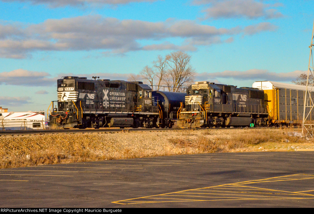 NS Locomotives in the yard